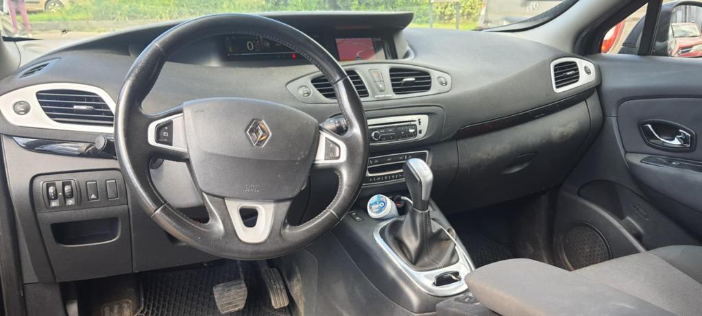Renault 2012